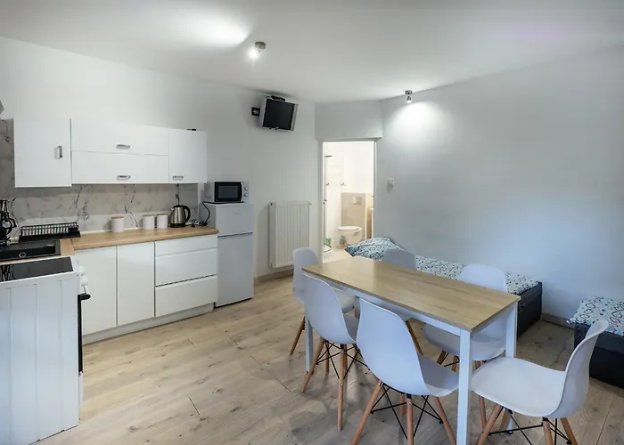 Mitry 4 בית אירוח גדינייה